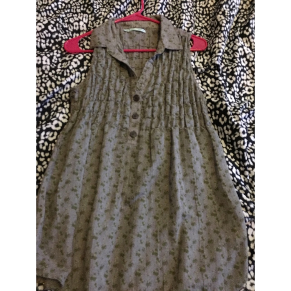 Maurice’s Grey Flower Button Up Tank